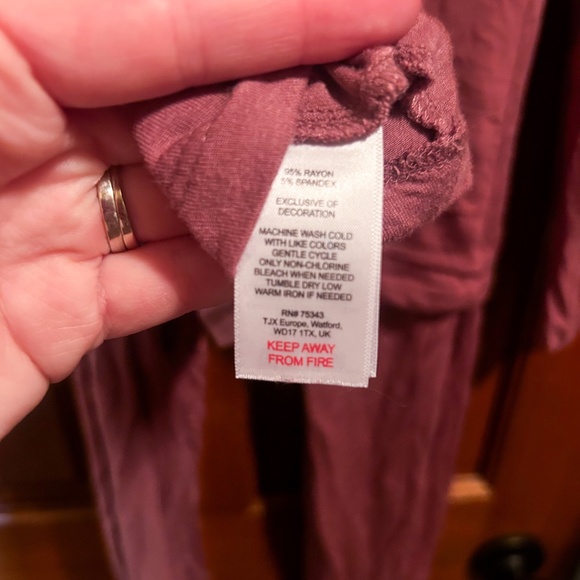 NWOT- Tahari brand Lounge wear/pajama set - Picture 3 of 11